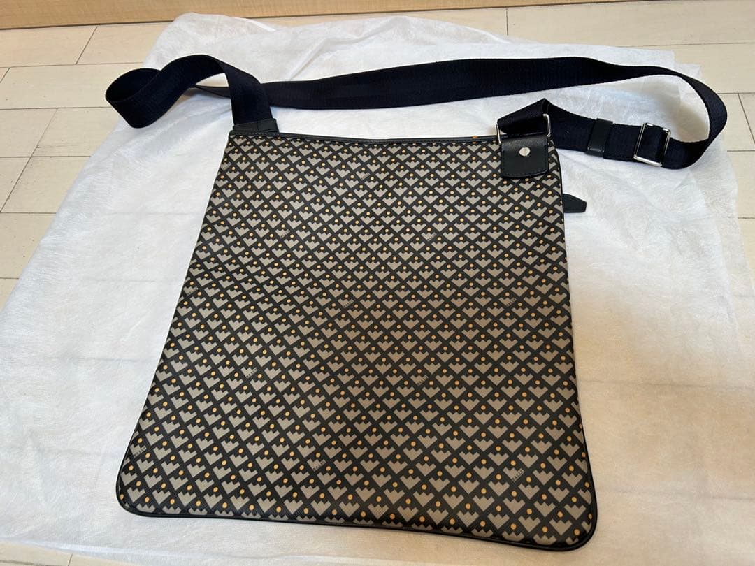 【超レア】BALLY ショルダーバッグ