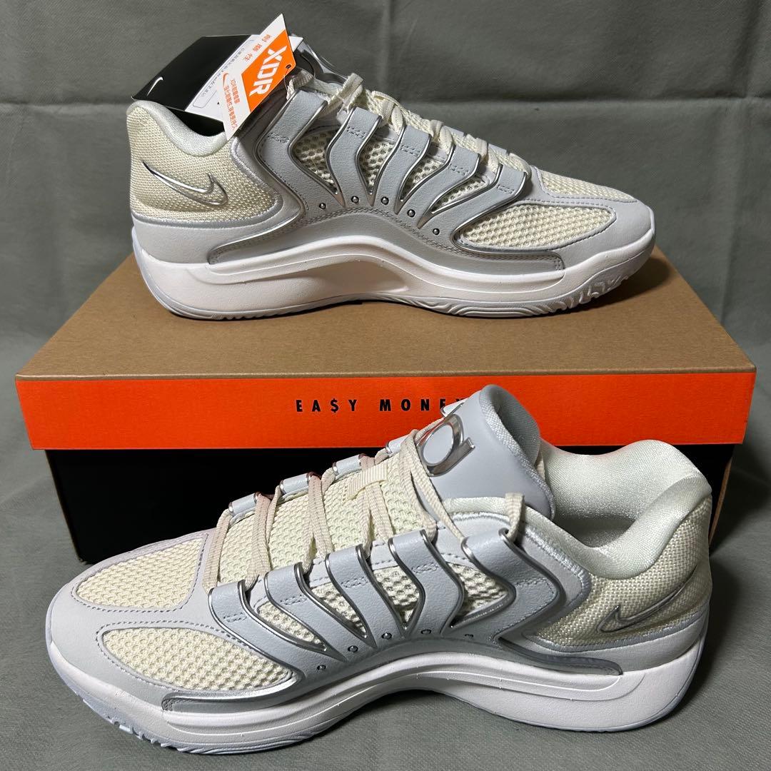 ナイキ　KD18 グレー　ホワイト　シルバー　ケビンデュラント　バッシュ　白