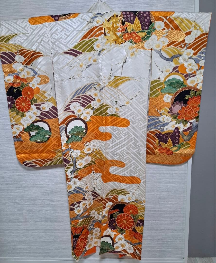 振り袖・帯２点セット　正絹 古典柄 綸子地　 舞華袋帯御所車　草花金糸刺