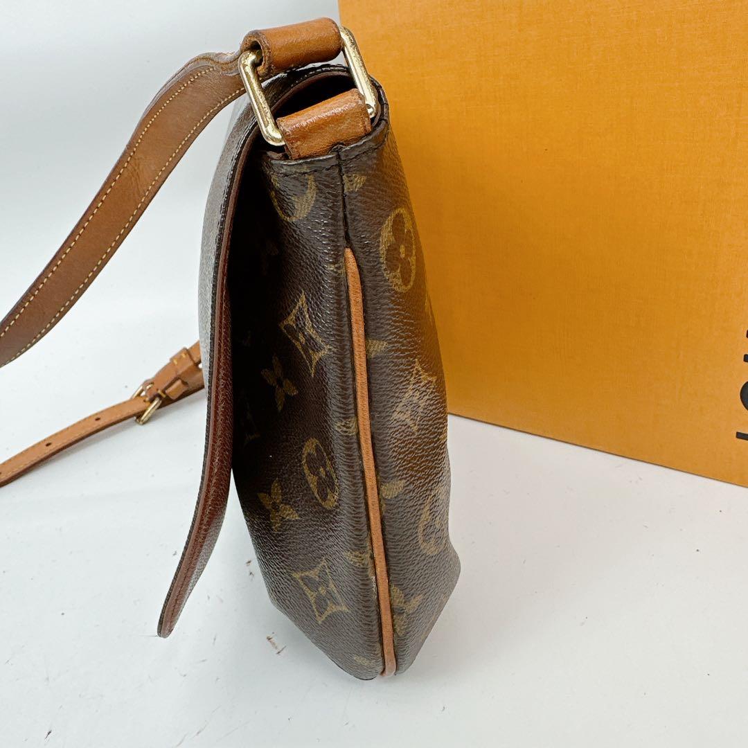 ルイヴィトン　モノグラム　ワンショルダーバッグ　ミュゼットタンゴ　ショート