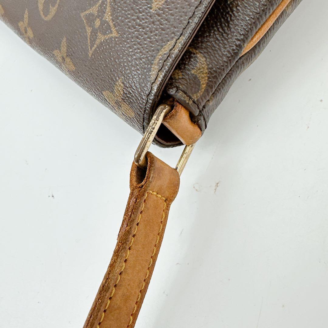 ルイヴィトン　モノグラム　ワンショルダーバッグ　ミュゼットタンゴ　ショート