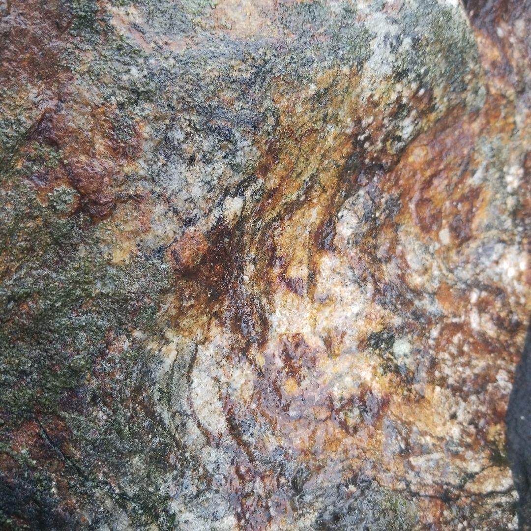 希少原石　結晶片岩　シスト　庭石　ロックガーデン　ガーデニング　宝石物質