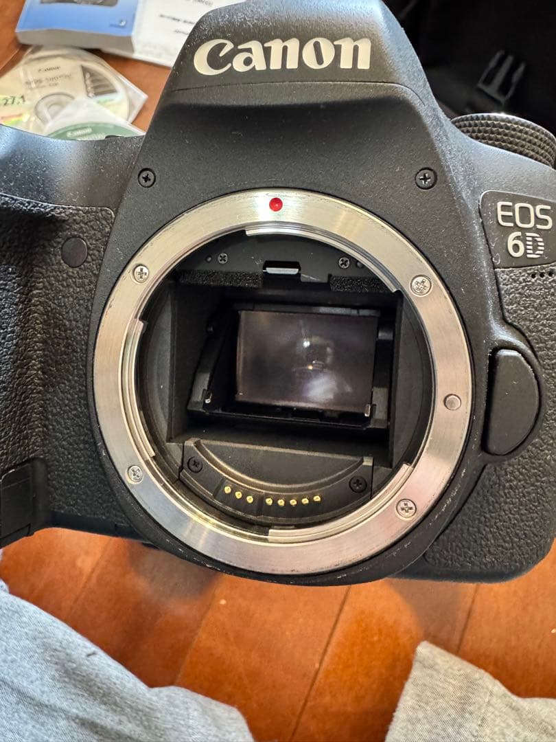 Canon EOS 6D デジタル一眼レフカメラ、バック付き