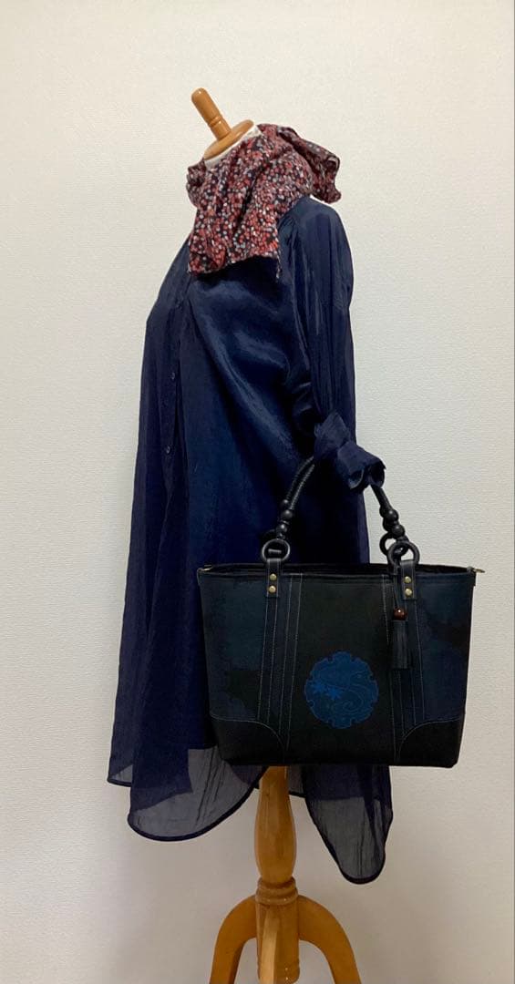 大島紬 ×本革 着物リメイク トートバッグ 和装バッグ ハンドメイド 雪輪柄 黒