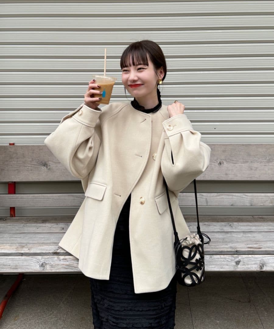 年末セール 新品紙タグ付き hinari ウェーブデザインミドルコート S