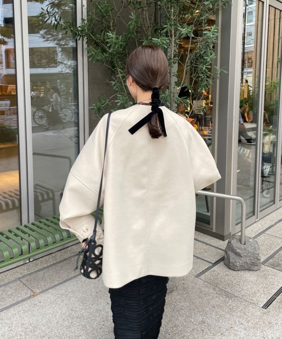 年末セール 新品紙タグ付き hinari ウェーブデザインミドルコート S