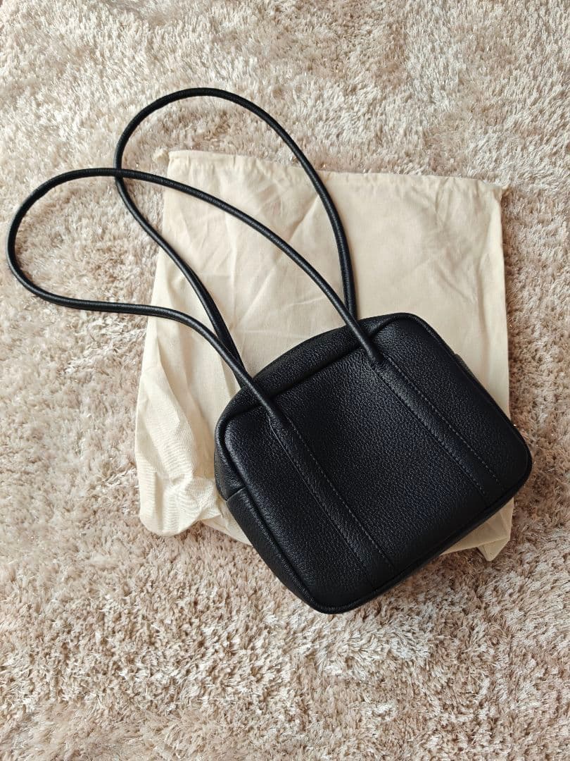 Aeta スクエアショルダーバッグ　美品