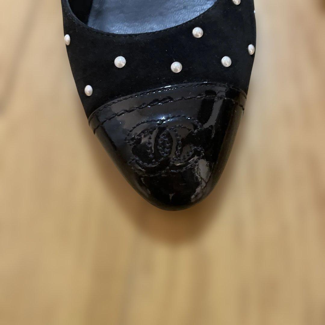 CHANEL ブラック フラットシューズ パール装飾