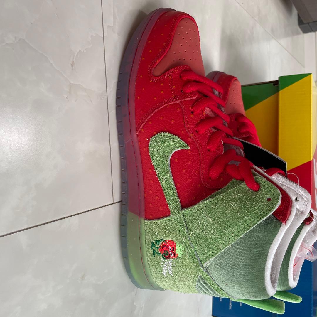 お値下げ！NIKE SB Dunk High ストロベリーコフ　レッド/グリーン