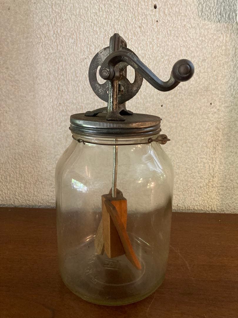 アンティーク　1950年代米国Vintage バター撹拌機です。