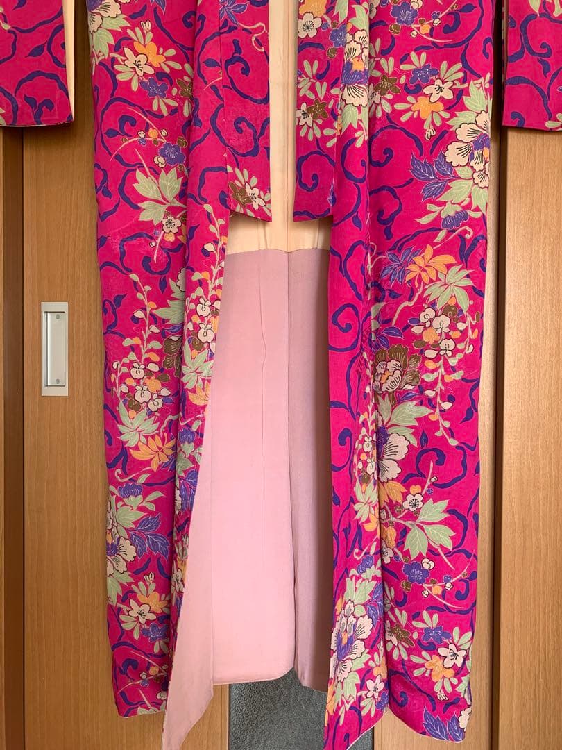 アンティーク着物　大正ロマン　濃いピンク