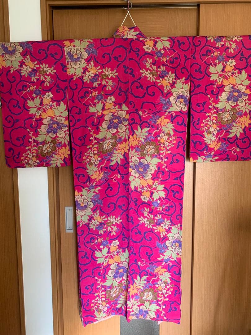 アンティーク着物　大正ロマン　濃いピンク