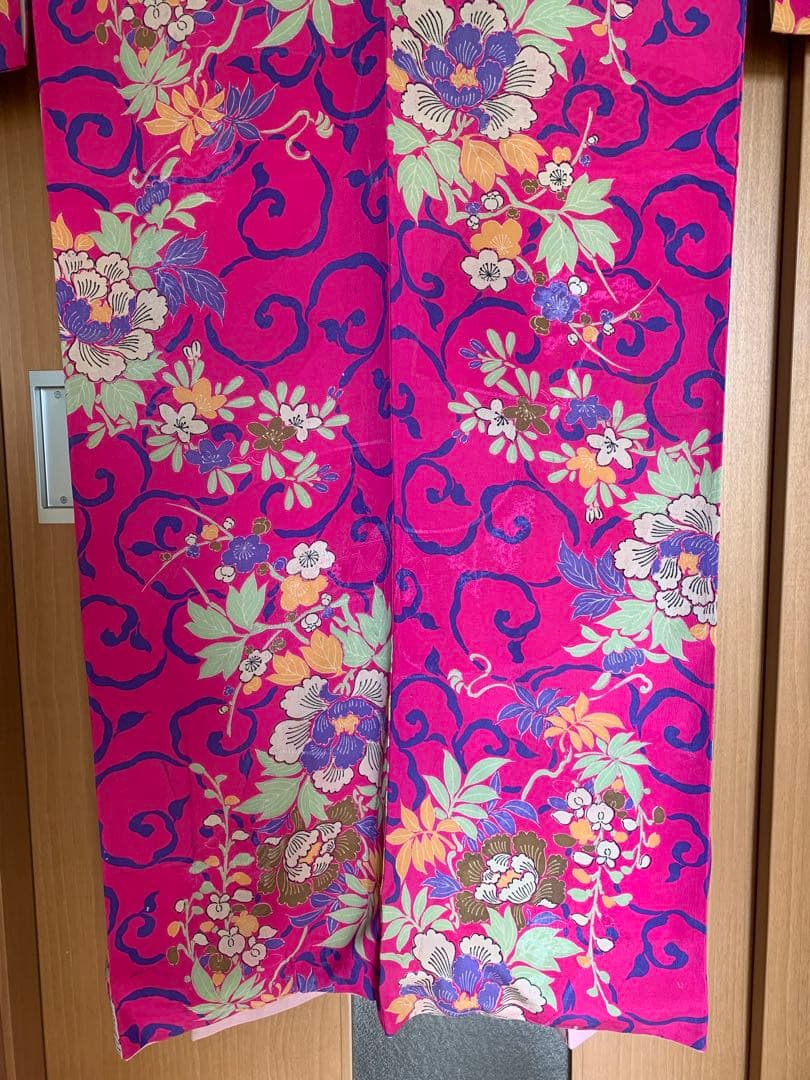 アンティーク着物　大正ロマン　濃いピンク