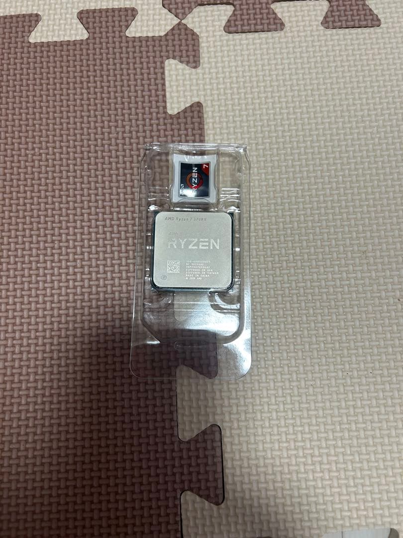 AMD Ryzen 7 3700X CPU ジャンク　純正未使用クーラー付き