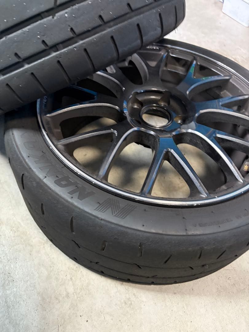 RAYS HOMURA 18インチ　8J タイヤCRS225/40R18