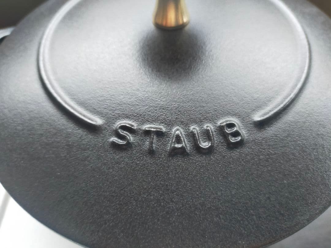 Staub　ワナベ　S　ブラック