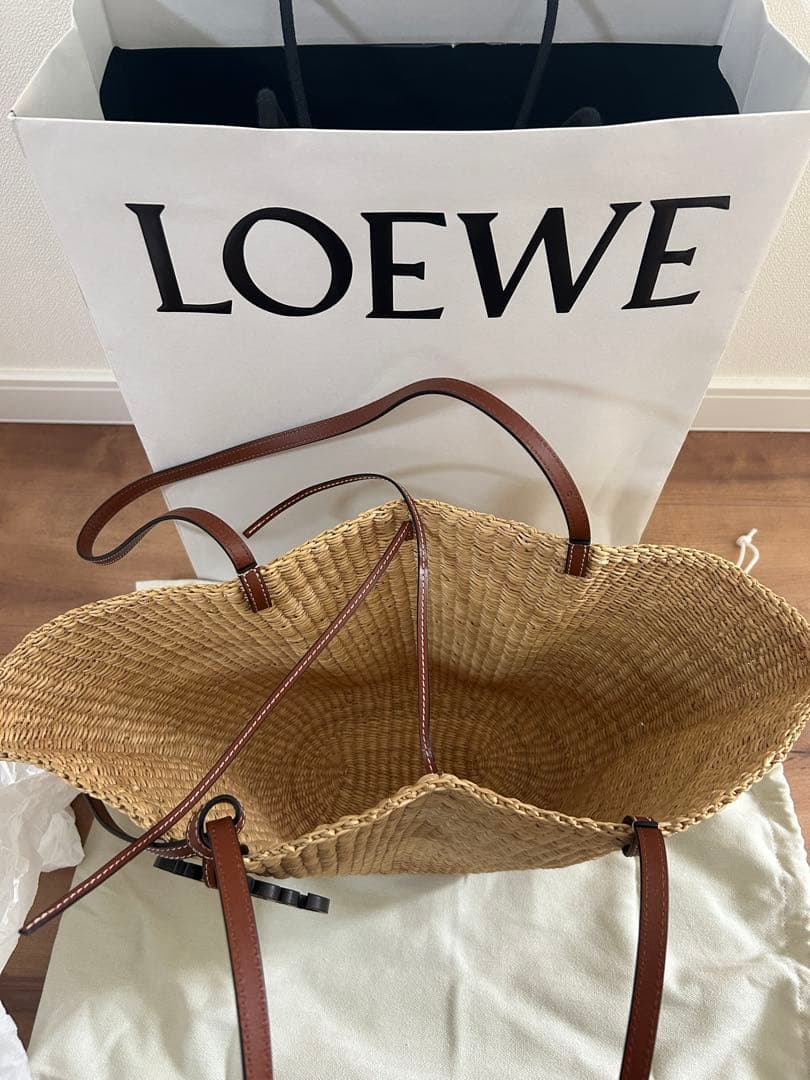 【新品】LOEWE かごバック　シェルバスケット　スモール　アナグラム
