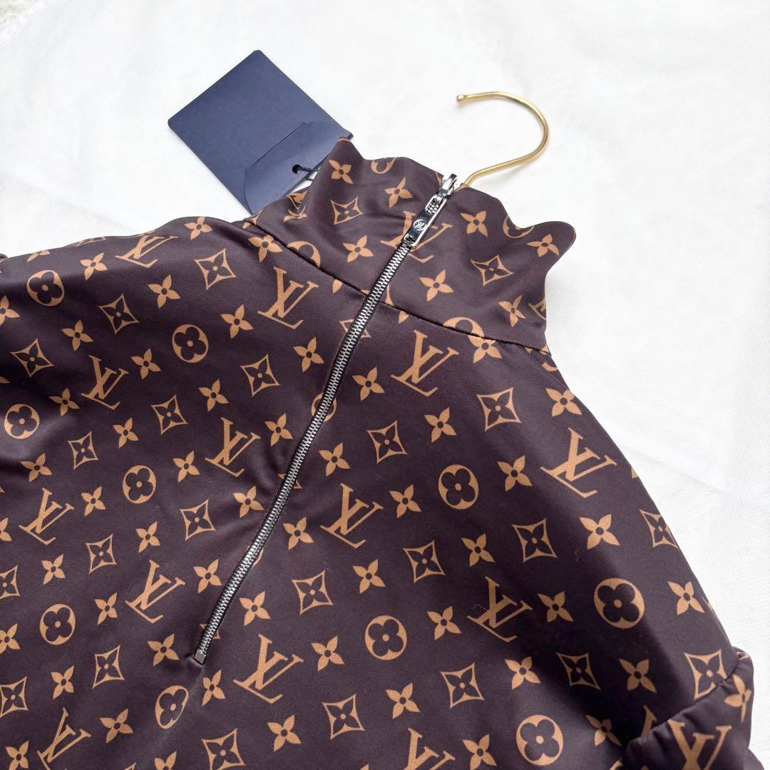 ルイヴィトン タグ付き新品未使用 モノグラム総柄ブラウス バックファスナー ロゴ