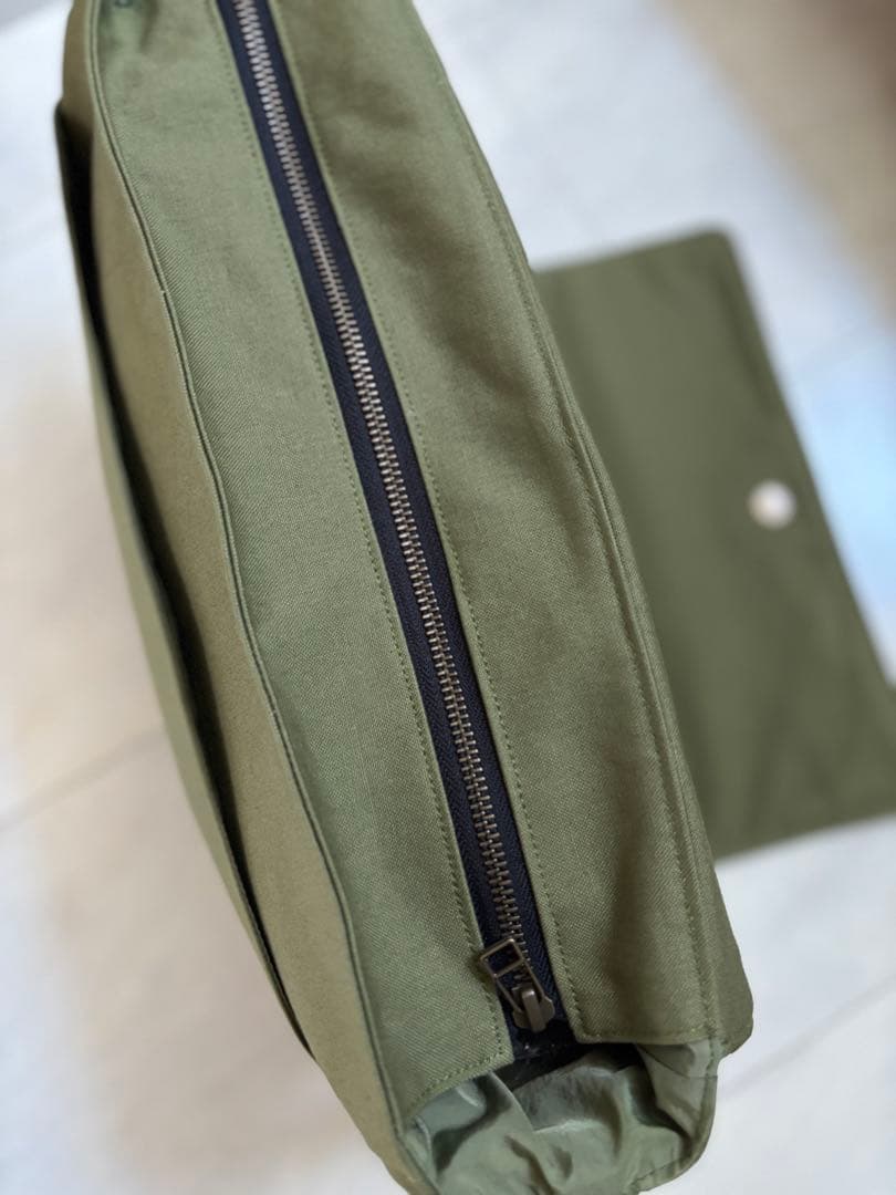 一波様　フラップ付きショルダーバッグ　コウテイペンギン　キングペンギン