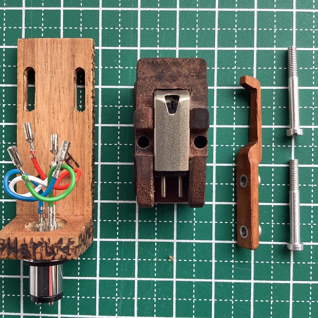 レコード関連機器、木のヘッドシェル、カートリッジ、交換針セット(計18g)