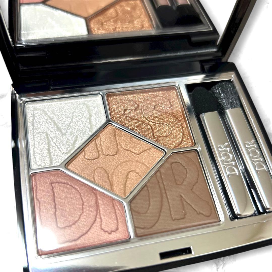 新品 ディオールショウ サンク クルール アイシャドウ664ワイルドベージュ