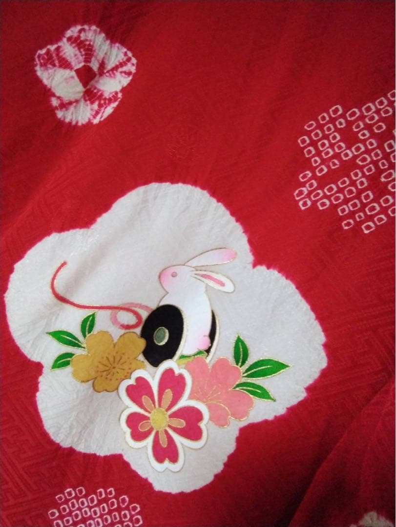 AK です。3歳向け・正絹・お着物と総絞りのお被覆のセット