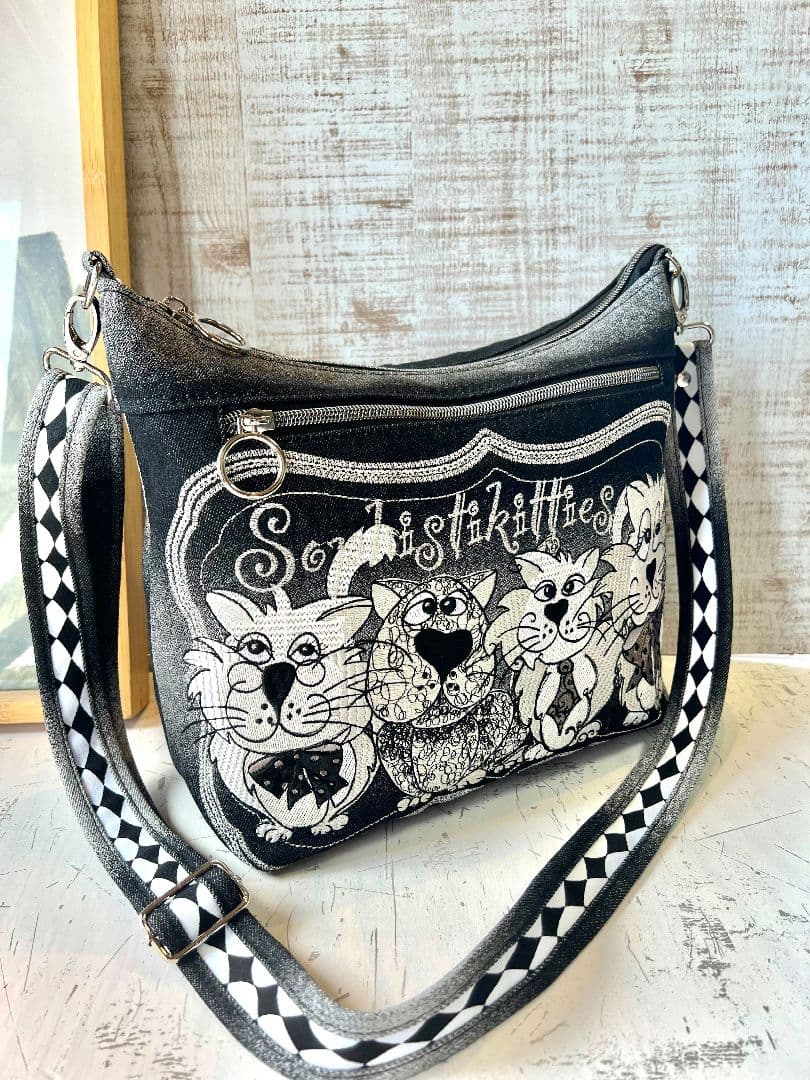 ロラライハリス♡ブラックグラデデニム♡刺繍のふんわり軽量ショルダーバッグ