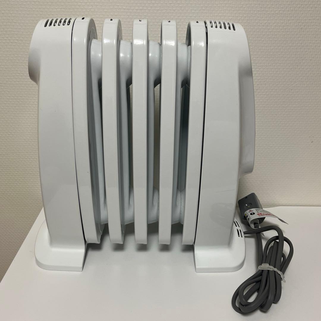 DeLonghi デロンギ ミニ オイルヒーター ホワイト　NJ0505E