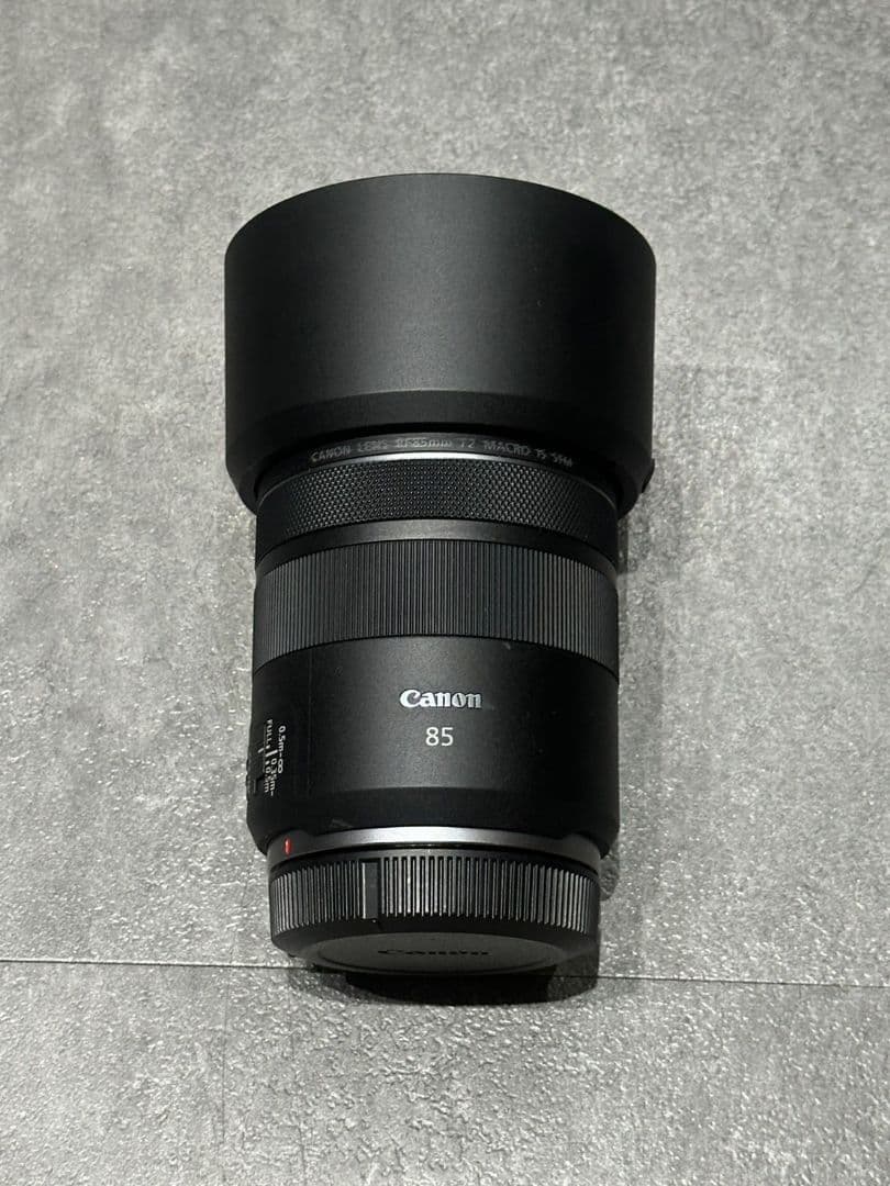 レンズ　CANON RF85mm F2.0 macro is stm