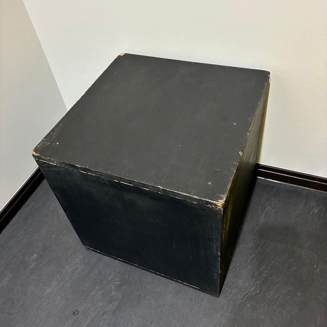 黒ペイント キューブ型木箱②展示台 スツール 椅子 オブジェ 古道具