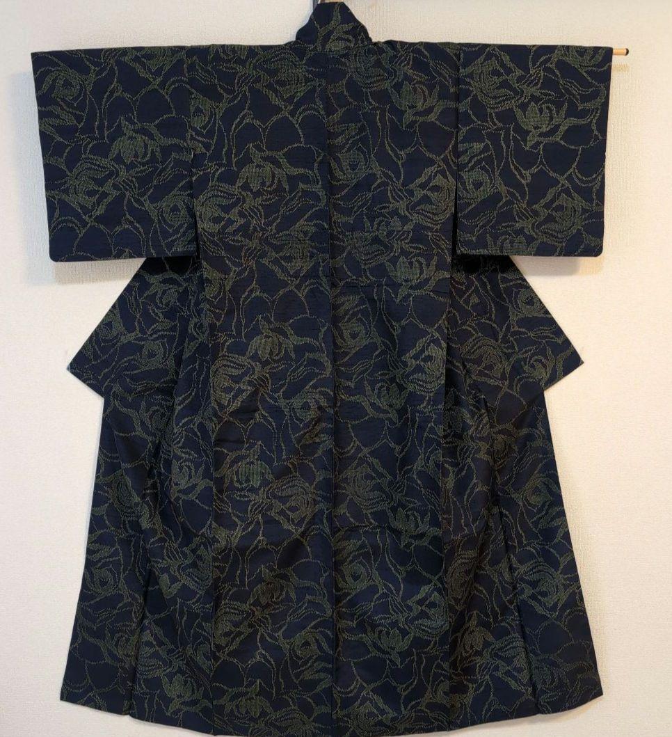 【三花】正絹　十日町紬　紺　薔薇　バラ　着物　リユース