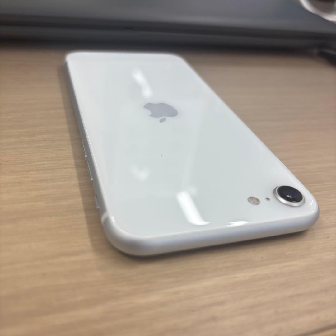 Apple iPhone SE2 第2世代　ホワイト　128GB