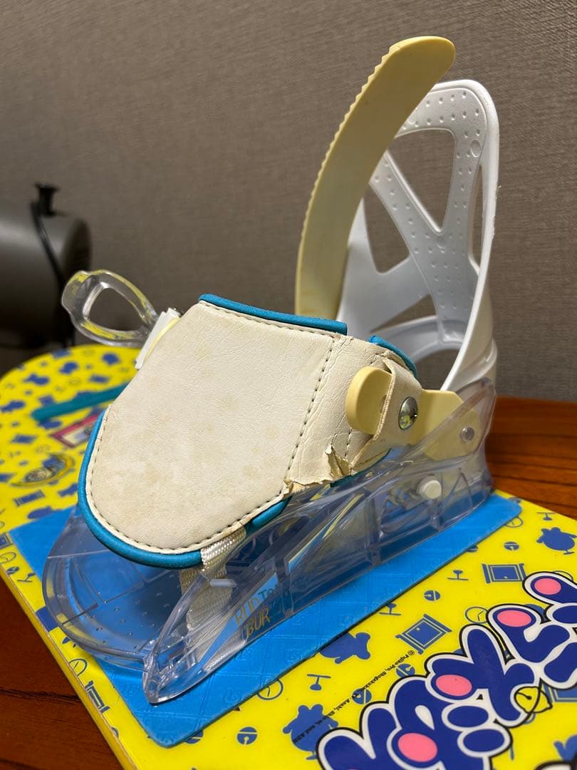 Burtonドラえもん 子ども用スノーボード90cm、ビンディング、ブーツセット