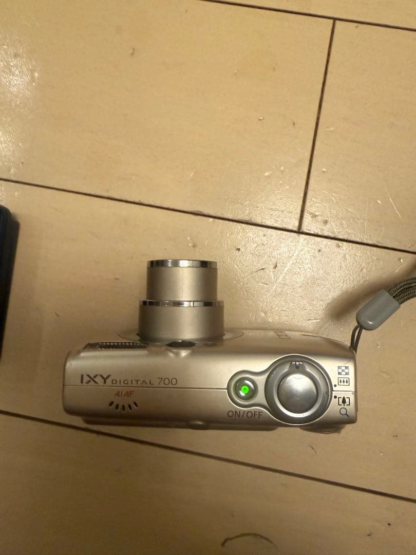 Canon IXY DIGITAL 700 シルバー