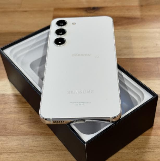 [超美品] ギャラクシー S23 256GB SC-51D 国内版SIMフリー