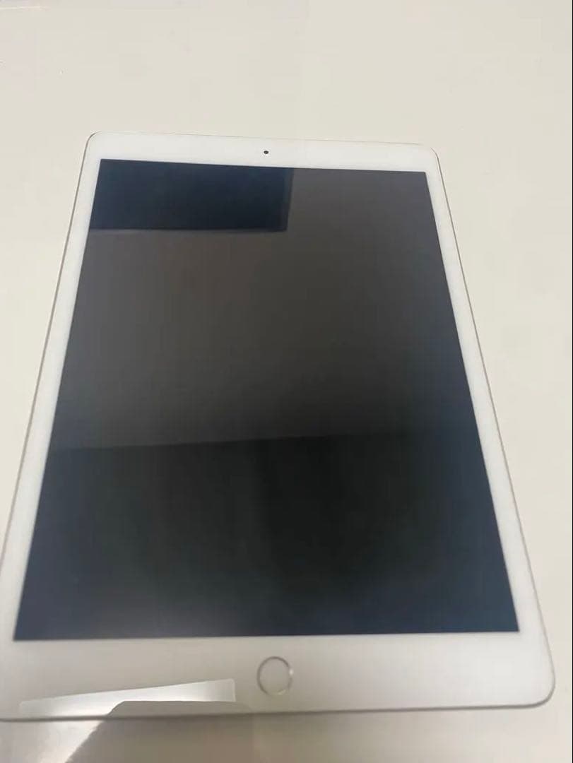 iPad 第7世代（32GB）シルバー