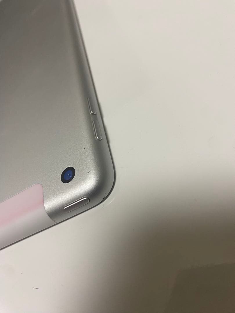 iPad 第7世代（32GB）シルバー