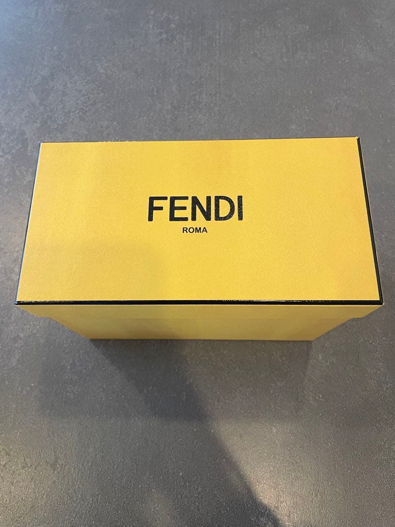 【激レア　美品】 FENDI ランチボックス　弁当箱
