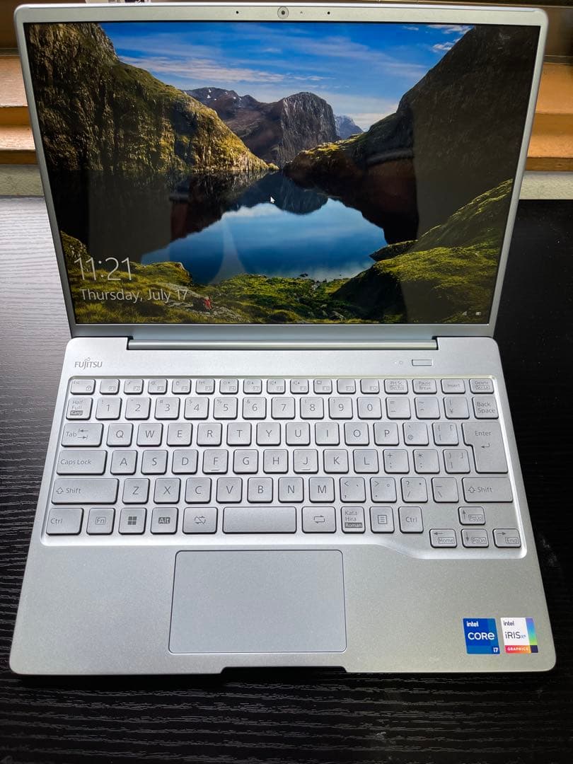 Fujitsu i7-1260p メモリ16GB