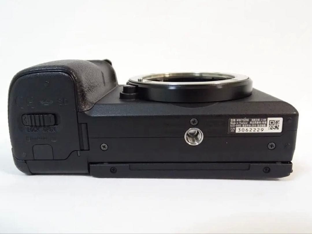 ◆シャッター数:1,650回・美品◆ SONY α6400 ダブルレンズキット