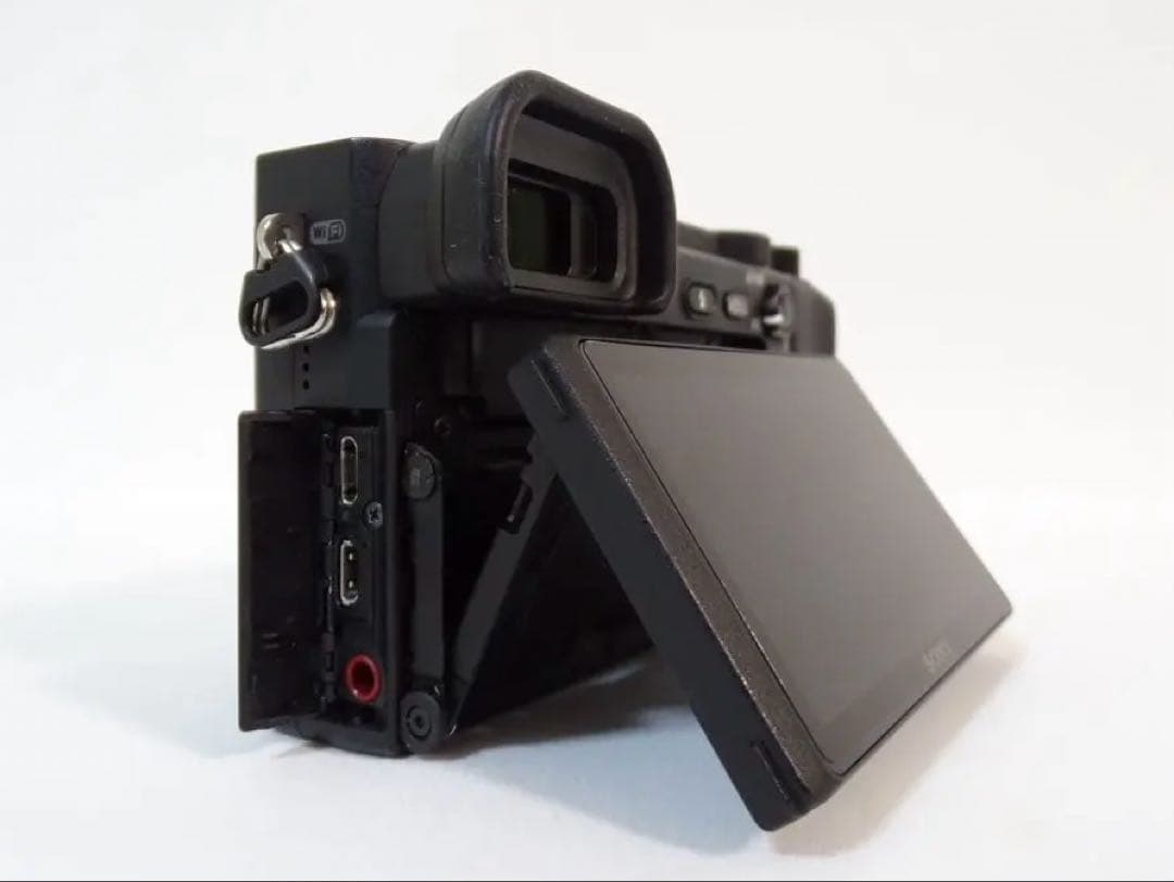 ◆シャッター数:1,650回・美品◆ SONY α6400 ダブルレンズキット