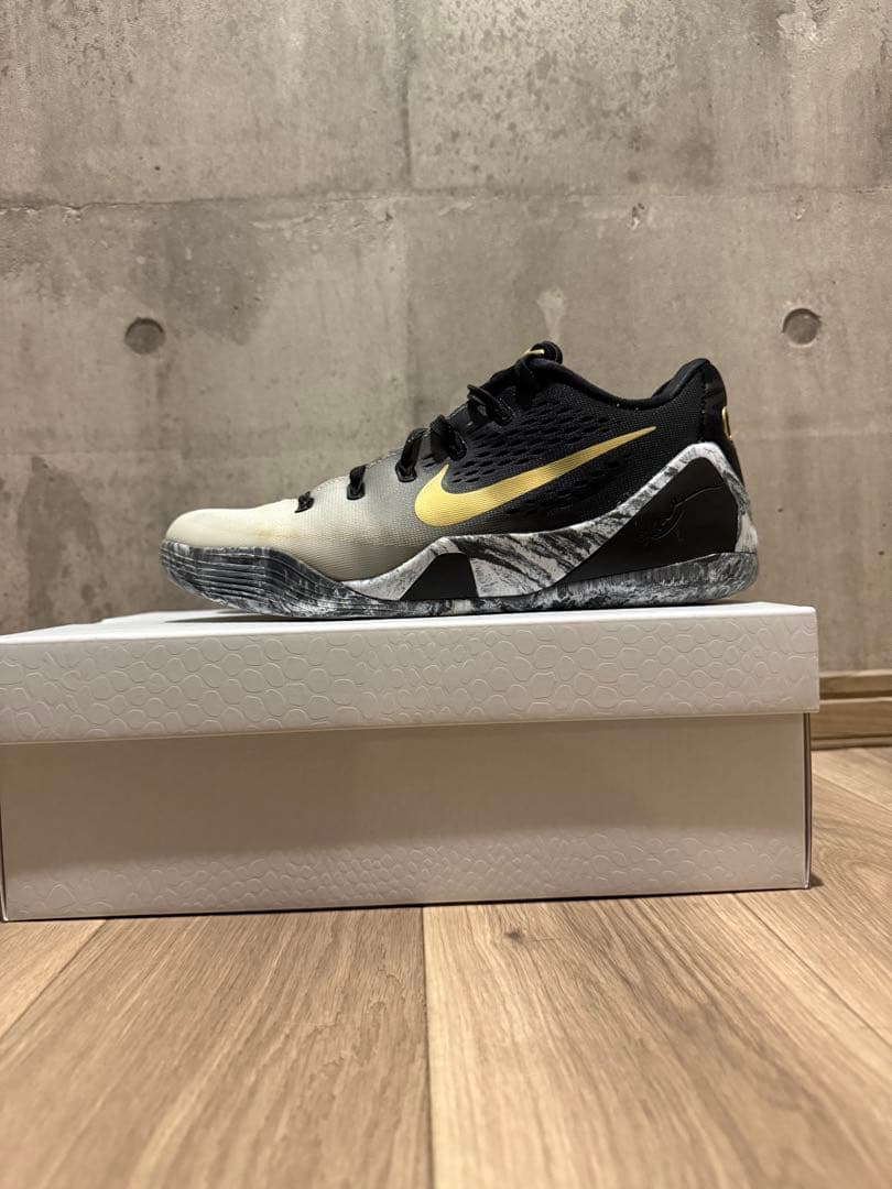 シューズ(男性用) KOBE 9 elite low protro EM mambacita