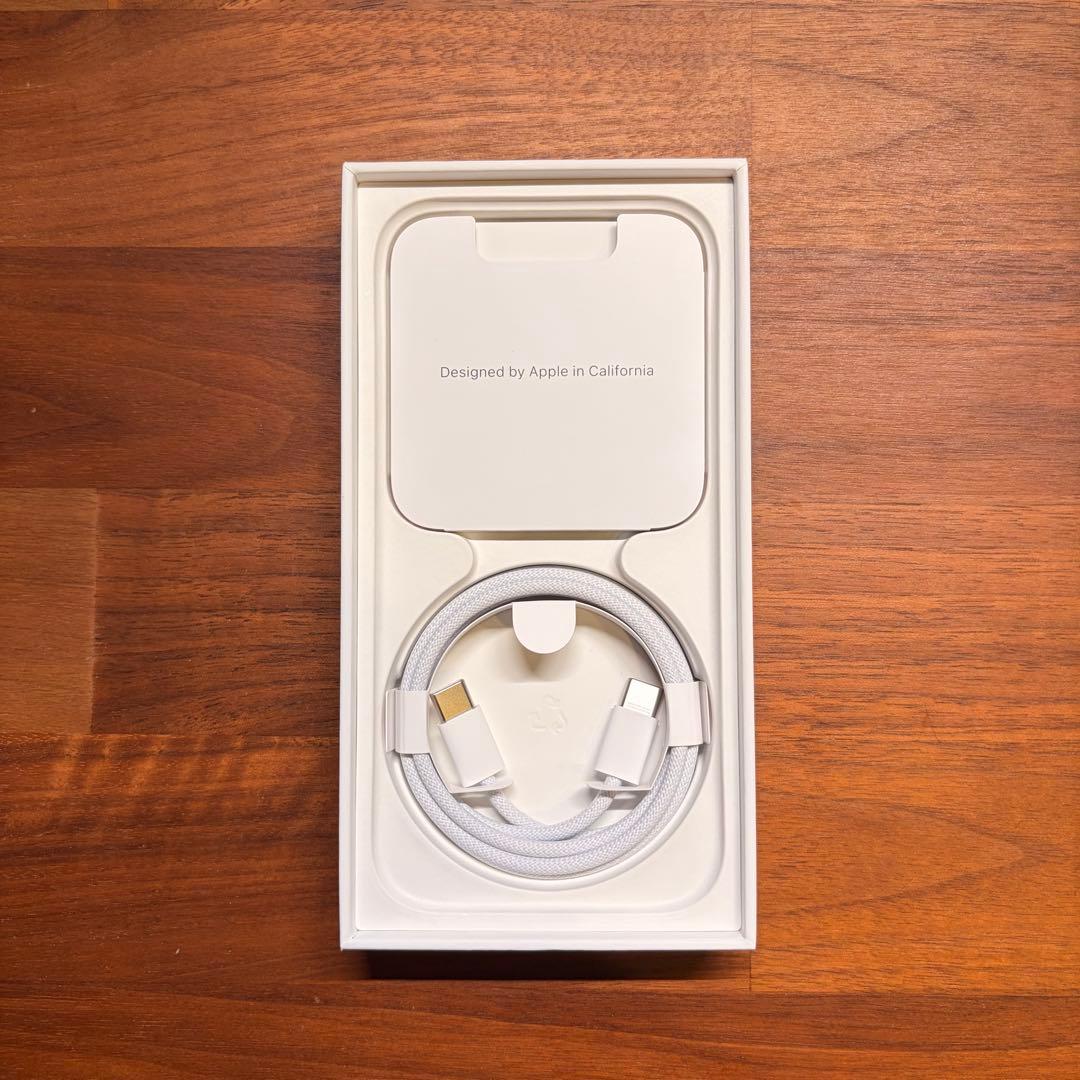 たにしゃん　iPhone 15 128GB