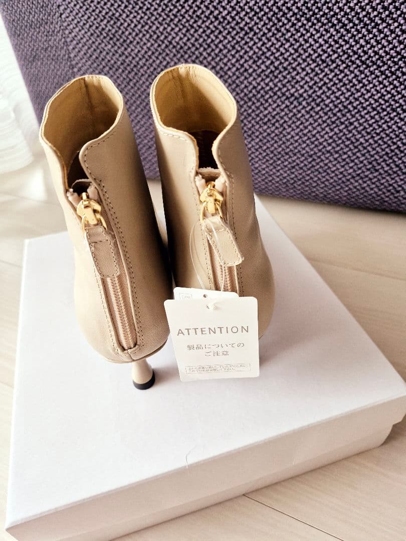 【売約済】新品★UNTITLEDショートブーツ★アンタイトルブーツ★ベージュ