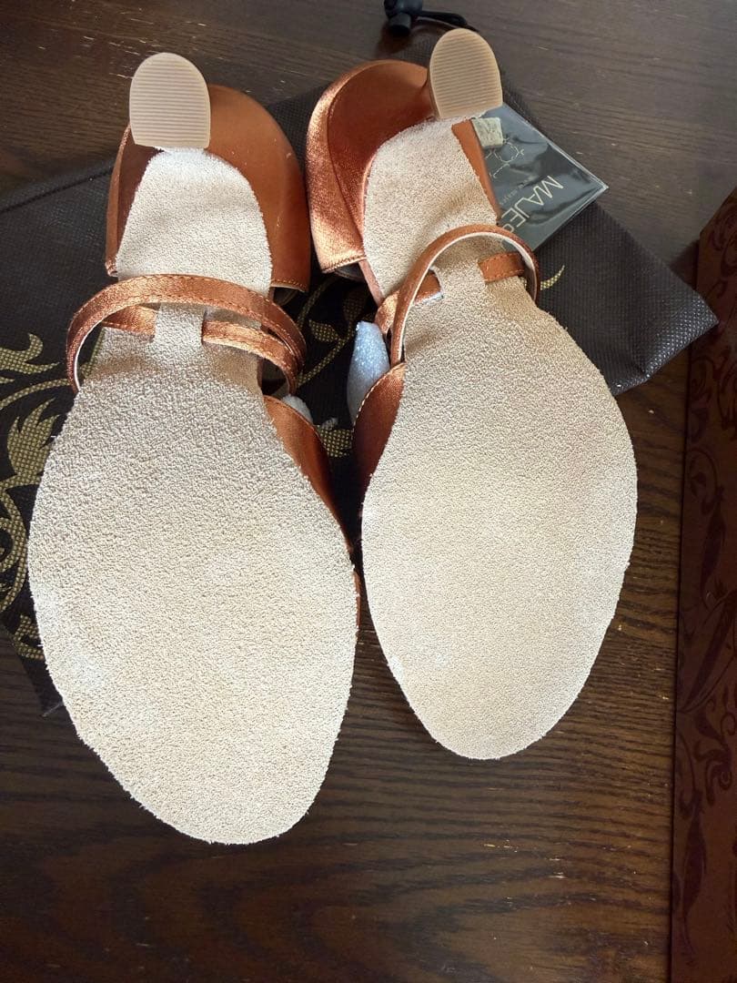 ADSダンスシューズ サテン　22.5cm ヒール7.5cm新品