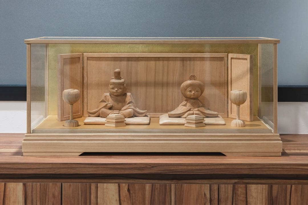 【希少・手彫り一点物】市橋彫刻工房 木彫り 雛人形 楠材 桐台座 ガラスケース付