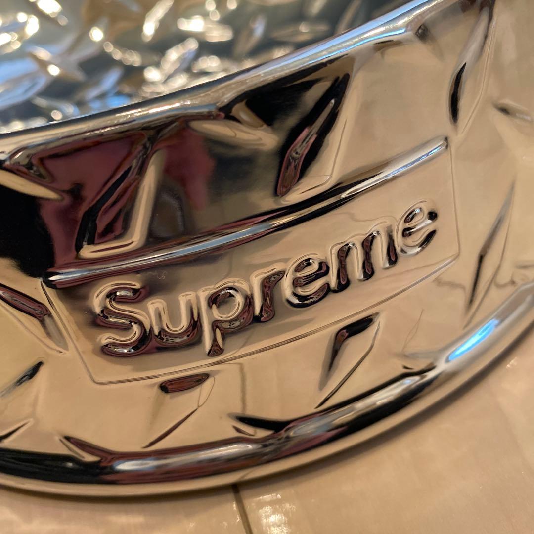 【希少】Supreme Diamond Plate Dog Bowl
