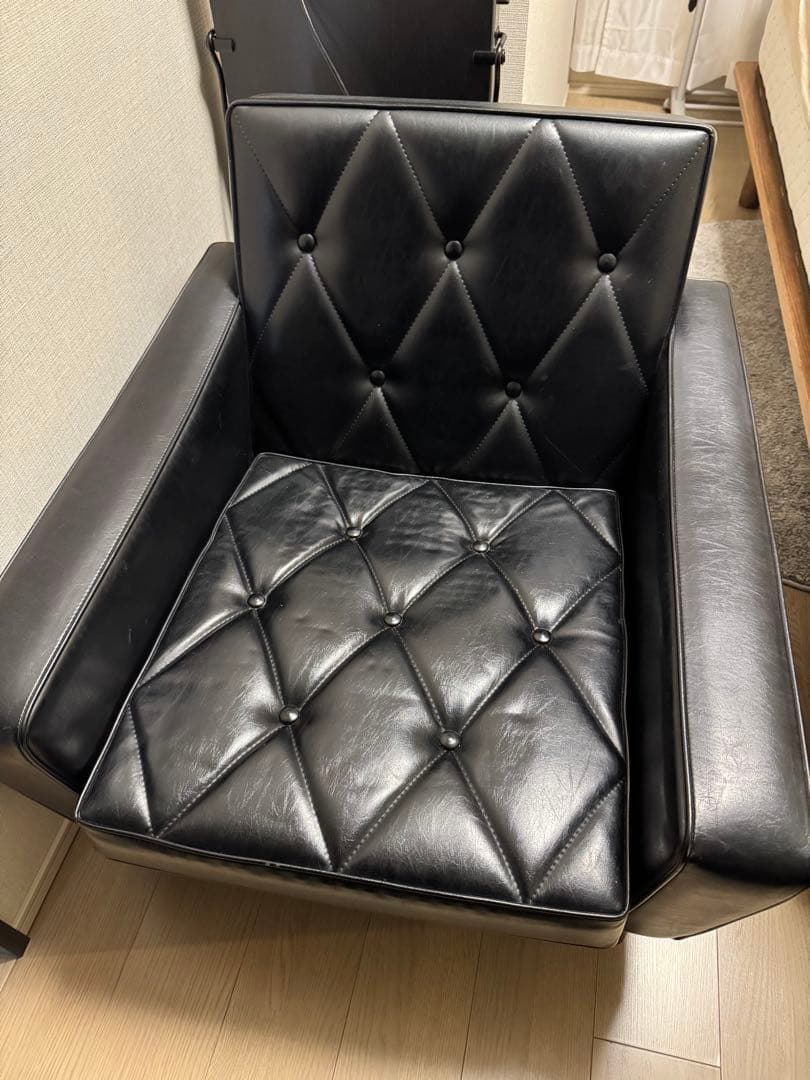 【カリモク】 ロビーチェア　 1人掛け　ソファ 黒 定価75,130円