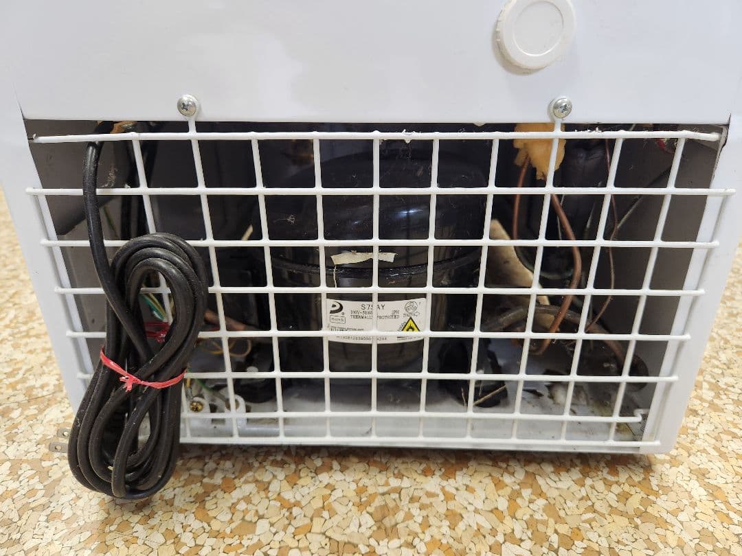 エクセレンス電気冷凍庫　MA-6058SL 2014年製　ホワイト