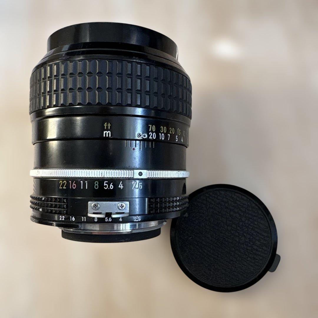 NIKKOR 105mm f/2.5 AIレンズ